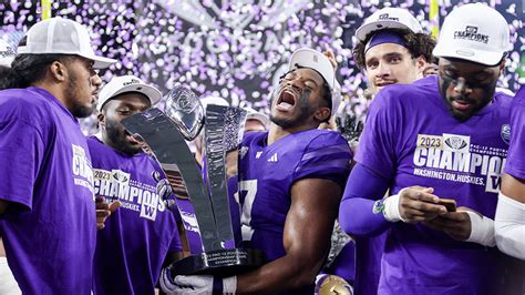 Pac-12 bowl projections: CFP bid seems likely as UW, Oregon collide, but New Year’s Six berths await both